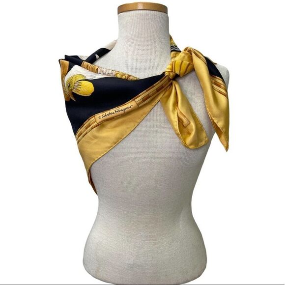 Vintage 90’s Salvatore Ferragamo Black & Gold Rooster Chicken Silk Scarf - Picture 6 of 8
